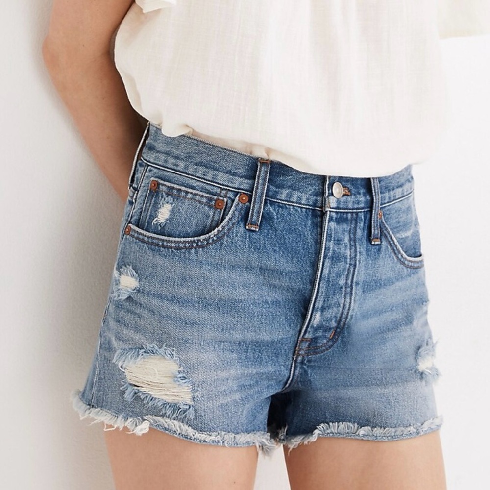 Madewell Medium Wash Button Fly Distressed Cut Off Curvy Relaxed Denim Shorts 26